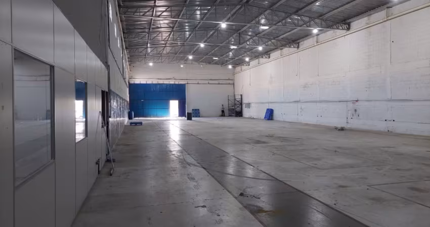 Excelente galpãp industrial e comercial no bairro Quinta das Frutas em Taubaté