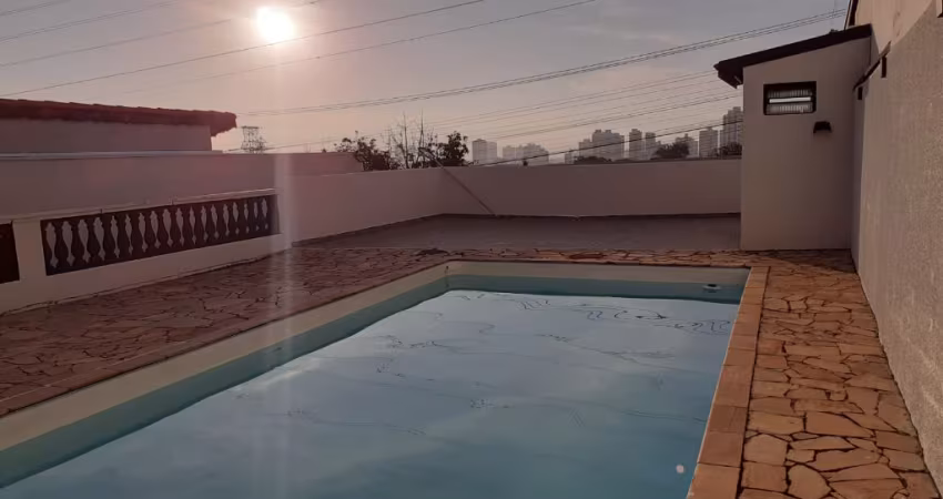 Excelente sobrado no bairro Residencial Paraiso em Taubaté