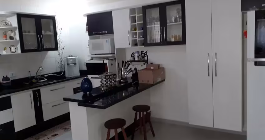 Excelente sobrado disponível para locação no bairro independência em taubaté,