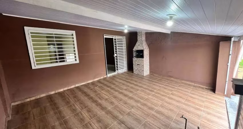 Conforto, espaço e churrasqueira: casa para locação no costeira, esperando por você