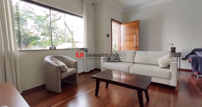 Sobrado à venda 3 Quartos, 6 Vagas, 257M², Santa Maria, São Caetano do Sul - SP