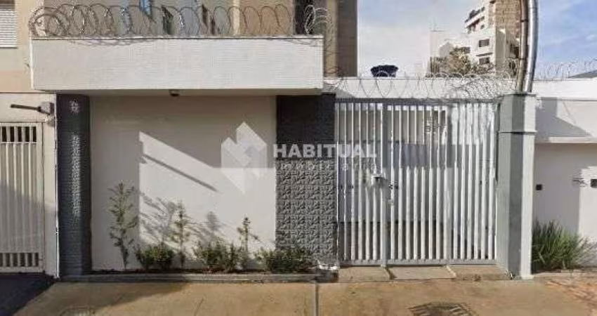 Casa comercial com 6 salas para alugar no Martins, Uberlândia 
