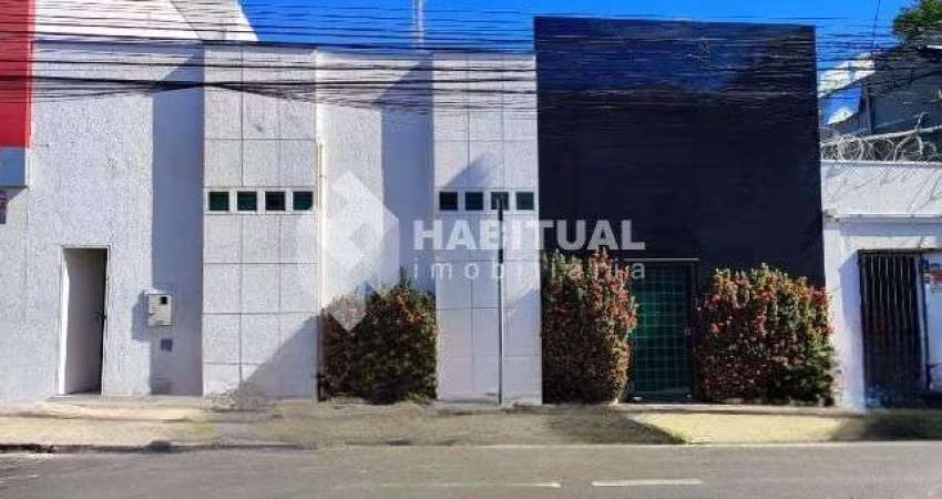 Casa comercial com 6 salas para alugar no Centro, Uberlândia 