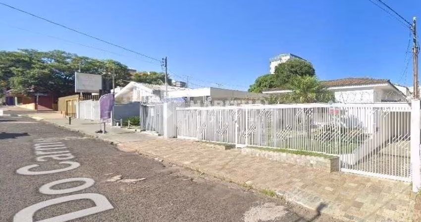 Casa comercial com 4 salas para alugar em Saraiva, Uberlândia 
