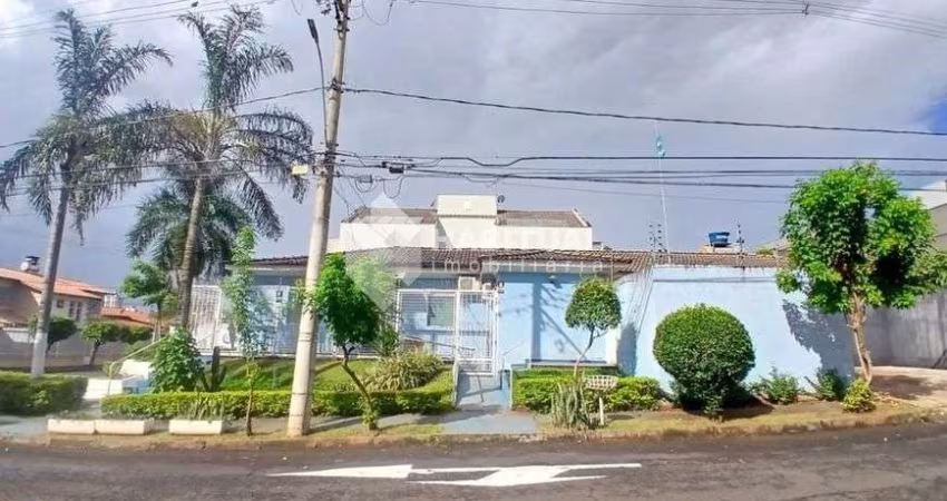 Casa comercial com 11 salas para alugar no Vigilato Pereira, Uberlândia 