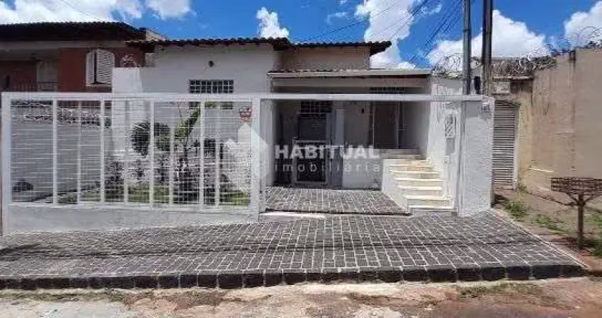 Casa comercial com 2 salas para alugar no Lidice, Uberlândia 