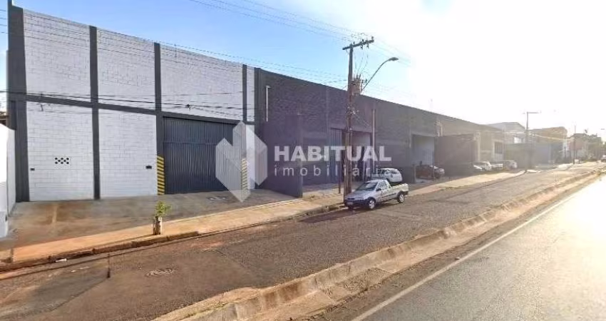 Barracão / Galpão / Depósito para alugar no Dona Zulmira, Uberlândia 