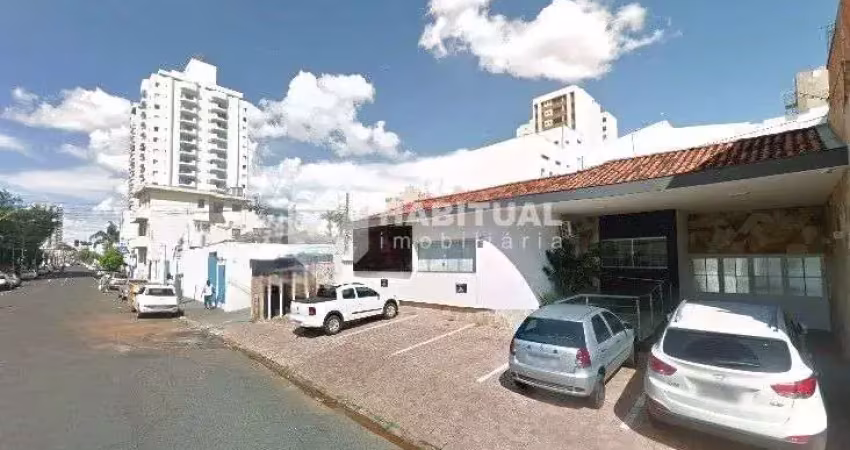 Casa comercial com 2 salas para alugar no Centro, Uberlândia 