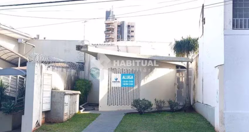 Casa comercial com 1 sala para alugar no Martins, Uberlândia 