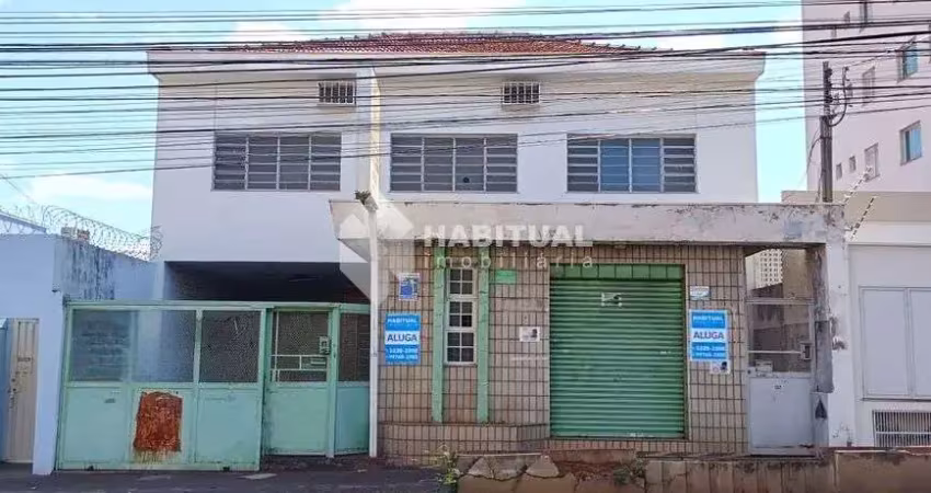 Casa comercial com 6 salas para alugar no Centro, Uberlândia 