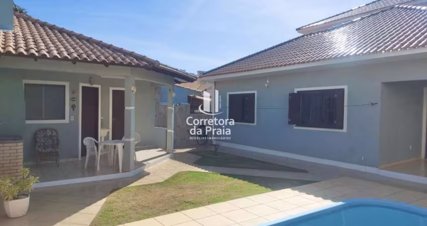 Casa para Venda em Tramandaí, Centro, 3 dormitórios, 1 suíte, 3 banheiros, 2 vagas