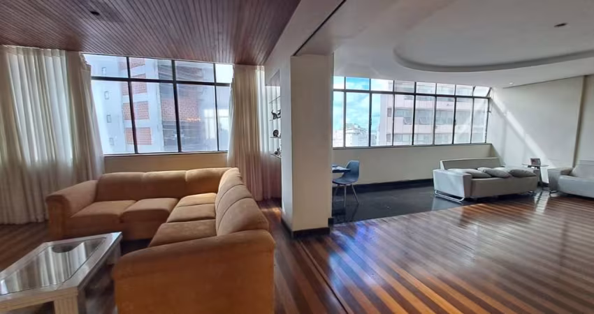 Apartamento de 6 Quartos no Bairro Centro