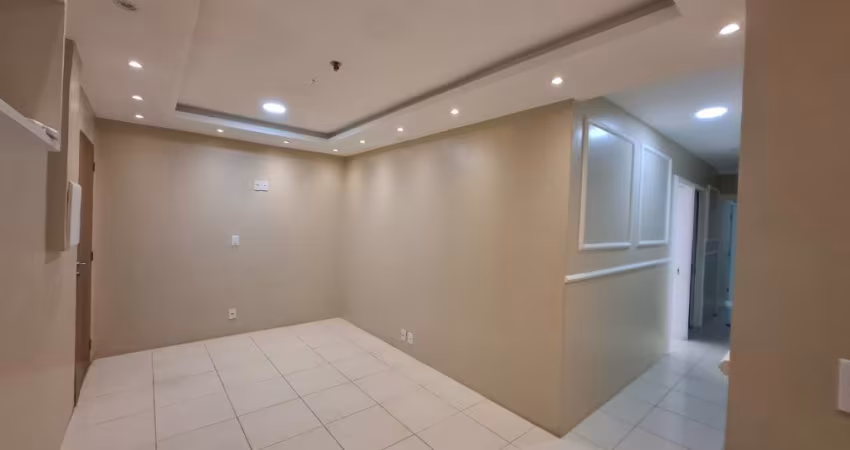 Alugo Excelente Sala no Condominio Atlantic Tower Djalma Batista R$ 8.000,00