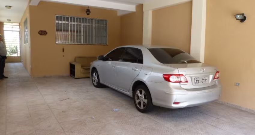 Ótimo sobrado amplo 03 salas 03 dormitórios sendo 01 suíte 04 vagas