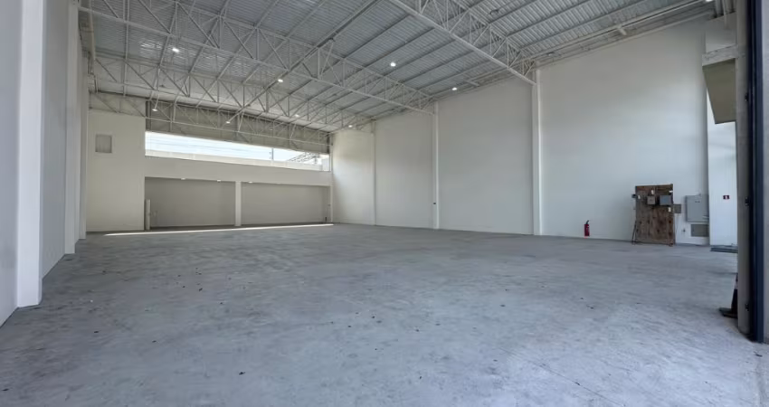 Mauá Salão Galpão novo AT 840m² AC 584m² pé direito 9m