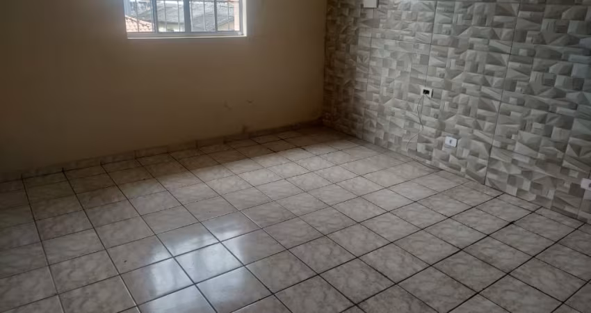 Vila Guarani alugo casa 03 dormitórios sem vaga para veículo