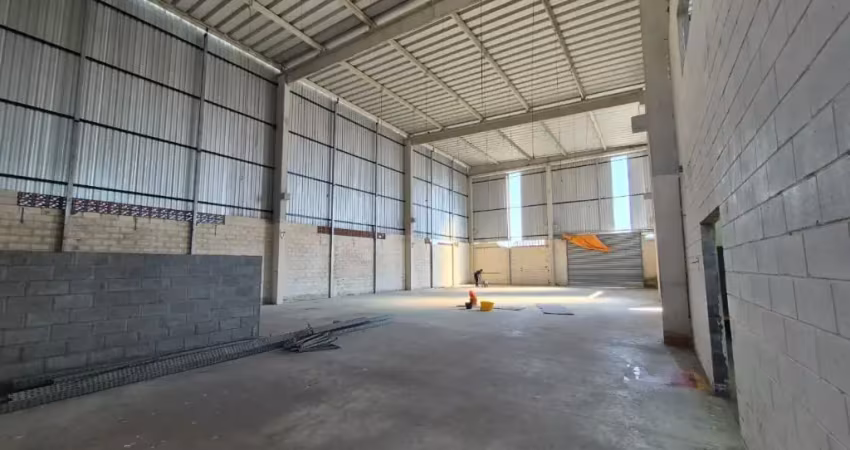 Mogi das cruzes galpão 610m² vão livre 450m² pé direito triplo