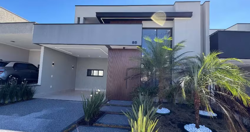 Linda casa com 3 quartos e piscina no condominio mantova em indaiatuba sp