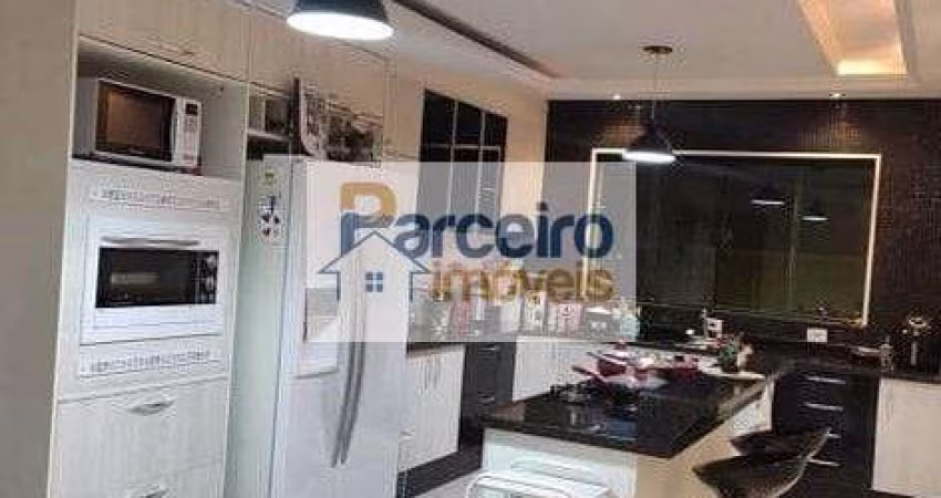 Sobrado com 3 dormitórios à venda, 239 m² por R$ 720.000,00 - Guaianazes - São Paulo/SP