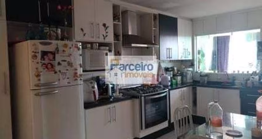 Sobrado com 3 dormitórios à venda, 219 m² por R$ 830.000,00 - Vila Guilhermina - São Paulo/SP