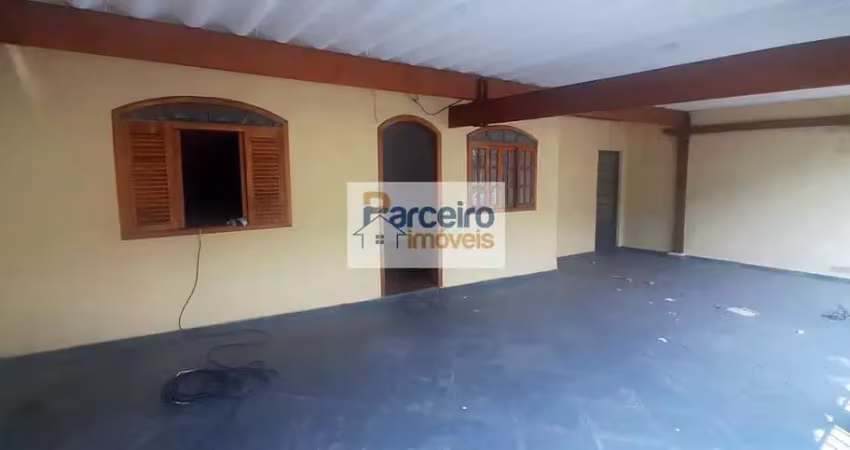 Casa terrea com 2 quartos, quintal e edicula nos fundos prox. ao metro patriarca, são paulo