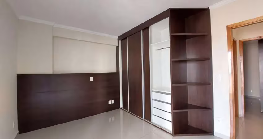 Apartamento para locação com 2 dormitórios em andar alto, 2 vagas, próximo da havan