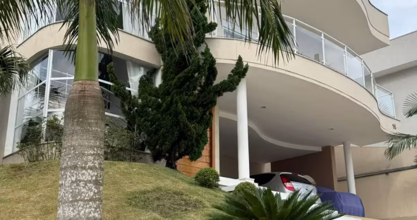 Linda casa em condomínio estuda troca como parte por apartamento