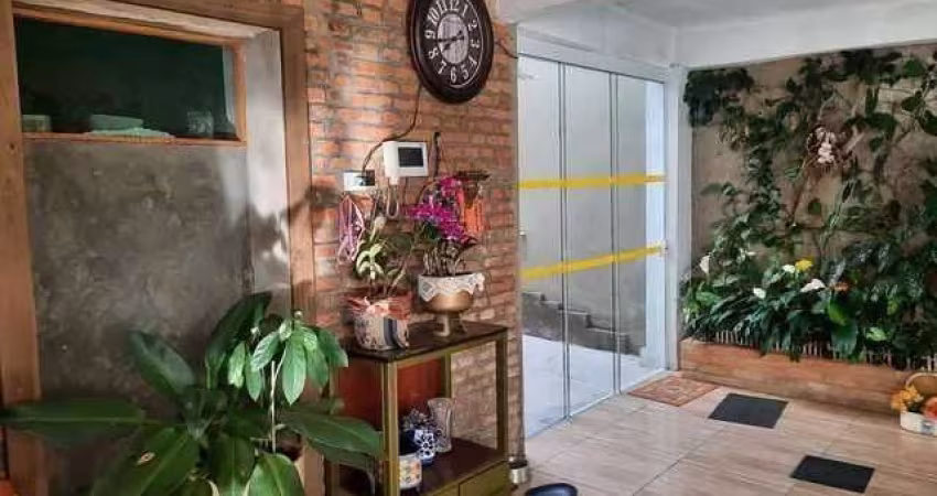 Casa sobrado 4  dormit. (2 suítes) e 3 vagas de garagem na Vila Carvalho