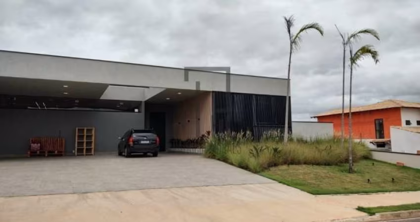 Linda Casa térrea com 321,74 m², 3 dormit, 4 vagas, Village Ipanema 2