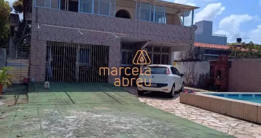 Disponível para locação, ampla casa a beira mar de Rio Doce, 05 quartos, 280 metros, 06 vagas, com piscina