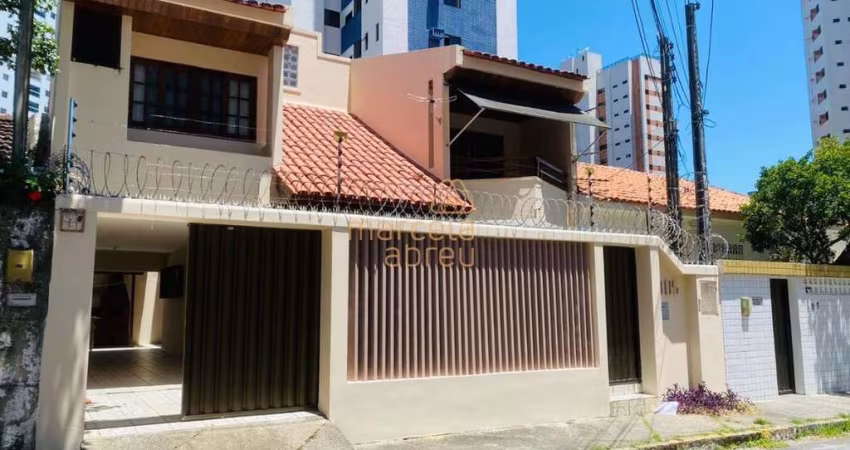 Vende-se Casa de 230m&#178; no Bairro da Madalena