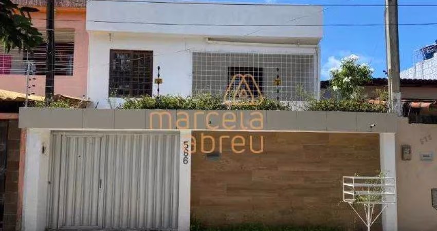 Vende-se Casa Duplex de 250m&#178; no Bairro da Iputinga