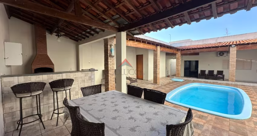 Excelente imóvel com Piscina a venda no Vila Aeronáutica em Araçatuba SP - 300m² de terreno