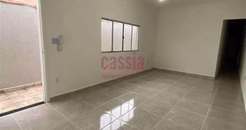 Casa com 3 quartos, Guilhermina, Praia Grande - R$ 750 mil, Cod: 4060
