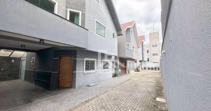 Sobrado com 3 dormitórios à venda, 190 m² por R$ 595.000,00 - Novo Mundo - Curitiba/PR
