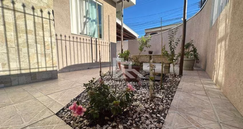 Casa com 2 dormitórios à venda, 65 m² por R$ 490.000 - Uberaba - Curitiba/PR