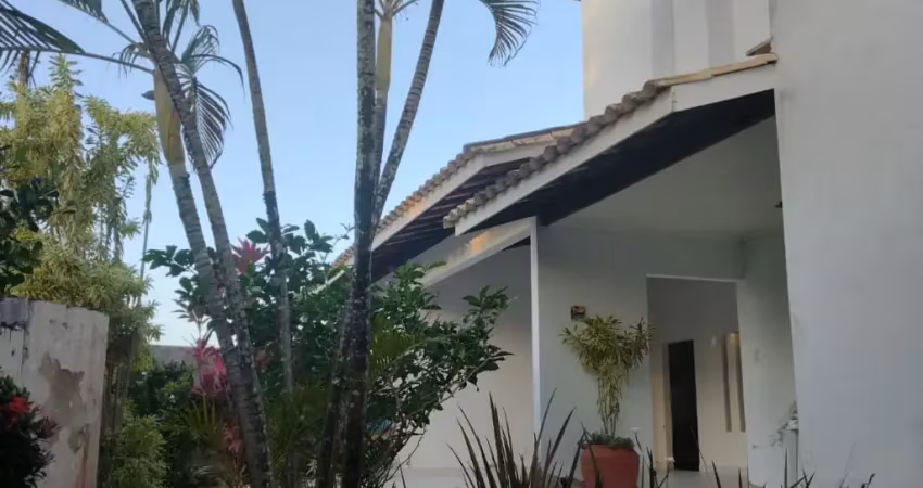 Casa 4/4 sendo 4 suíte priscila dultra lauro de freitas.