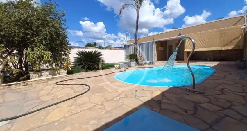 Casa com piscina região do Cristo Rei codigo: 71167