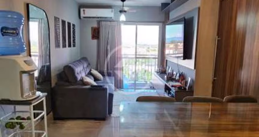 Apartamento Torres Ville D'itália, apartamento reformado, porcelanato, 3 quartos, sendo uma suíte, garagem coberta para 2 carros, banheiro social, ar condicionado em todos os ambientes, movéis planeja