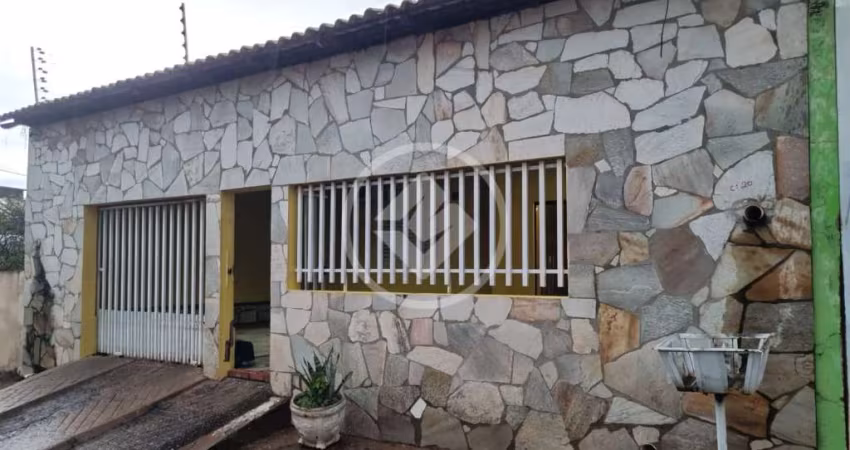 Vendo casa com Piscina no bairro Jardim Imperial codigo: 120724