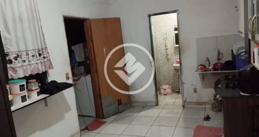 Vende-se 3 casas em área de 300 m² no bairro Parque do Lago - 3 peças cada - Várzea Grande (MT) - Valor: R$ 192.600,00 codigo: 107200