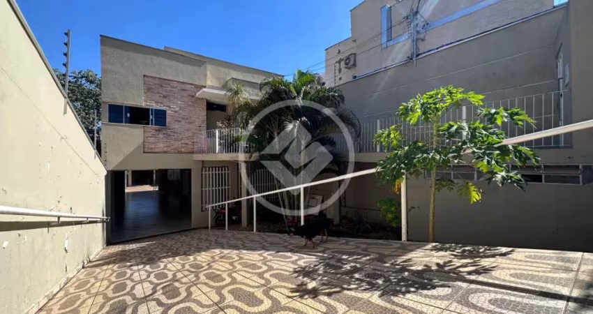 Sobrado Bairro Dom Aquino, terreno de 704,14, Área construída de 267,78, 4 quartos, sendo 2 suítes, sala ampla, sala de jantar, escritório, espaço gourmet, piscina, Valor R$ 900.000,00 codigo: 104497