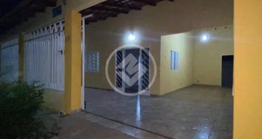 casa na COHAB nova com 3 quartos  dois banheiros, 1 cozinha, 1 área interna, 1 sala , 3 vagas de garagem com uma piscina maravilhosa , em frente a praça do bairro uma casa espetacular pronta para vc m