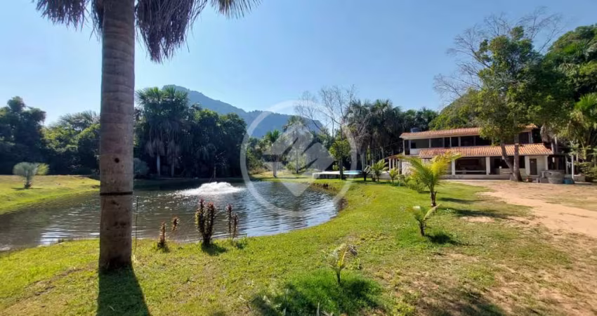Sítio à venda, 67.000 m2, estrada do manso km27, apenas 44km de Cuiabá  Está a procura de um paraíso particular? Venha conhecer esta maravilhosa propriedade com vista deslumbrante para Chapada dos Gui
