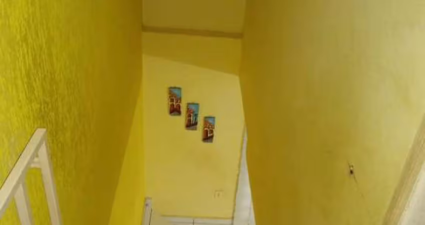 Vendo sobrado Res. Shangri-La, 2 quartos, semi mobiliado, Cuiabá -MT codigo: 89353