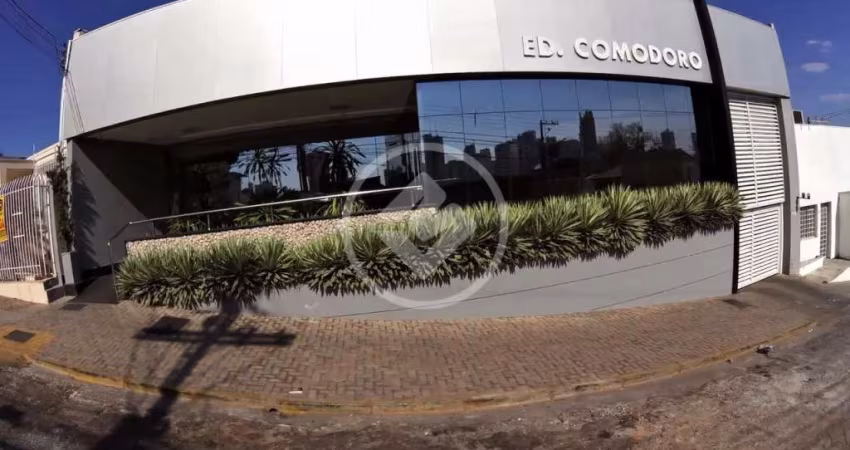 ALUGA-SE SALA COMERCIAL EDIFÍCIO COMODORO CENTRO NORTE DE CUIABÁ - 56M² 2 SALAS 1 BANHEIRO E COZINHA - ALUGUEL: R$5.000,00 codigo: 105936