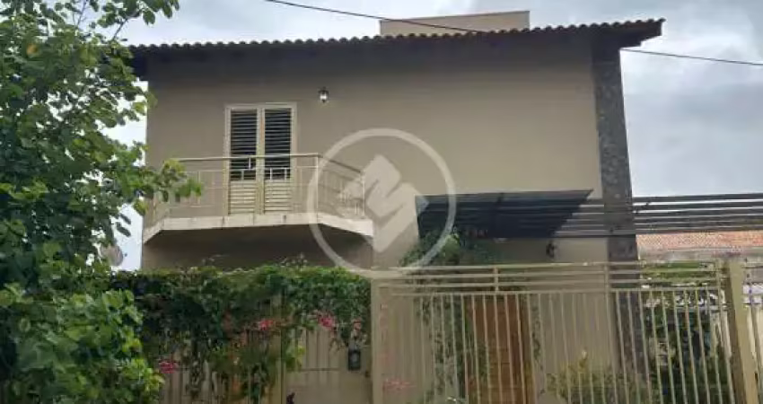 Casa localizada no bairro santa cruz 2, terreno plano a três quadras da av.das torres, proximo a escolas e supermercados, atacadão. codigo: 121369
