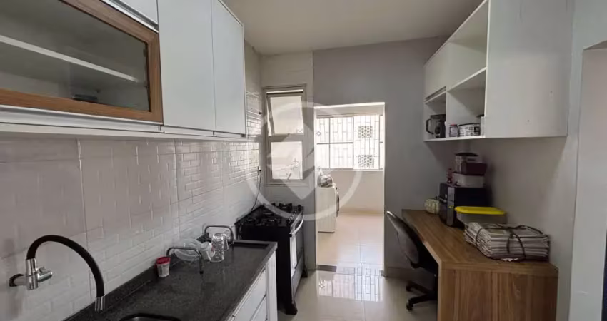 Apartamento em uma localização privilegiada, edifício lourdes, 2 quartos sendo 1 suite, sala ampla para dois ambientes, cozinha com planejados novos, área de serviço com banheiro. codigo: 146379