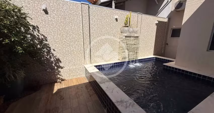 Casa em condomínio esmeralda porteira fechada- com piscina e espaço gourmet com churrasqueira, 2 quartos com planejados e ar condicionado, cozinha com planejados, banheiro com blindex e armário, sala 