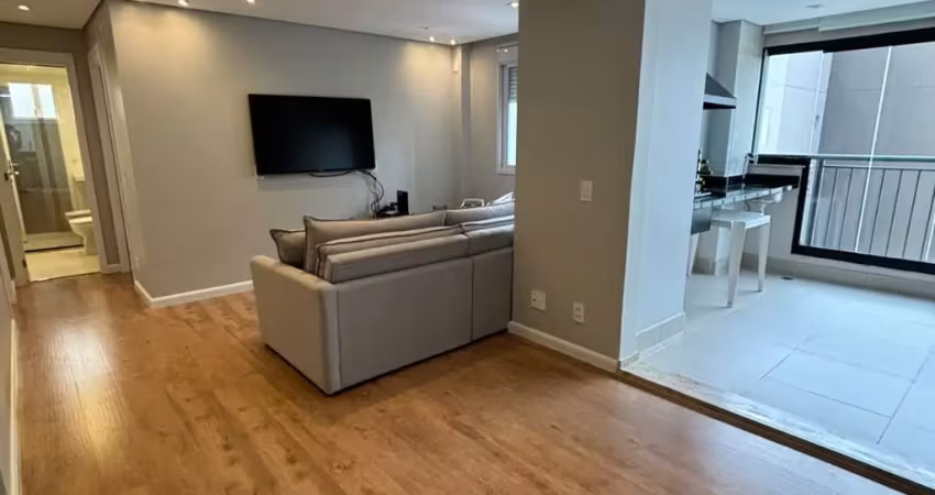 Apartamento, 3 ou 2 Dormitórios, 1 suíte, 2 vagas demarcadas, Sacada churras a carvão